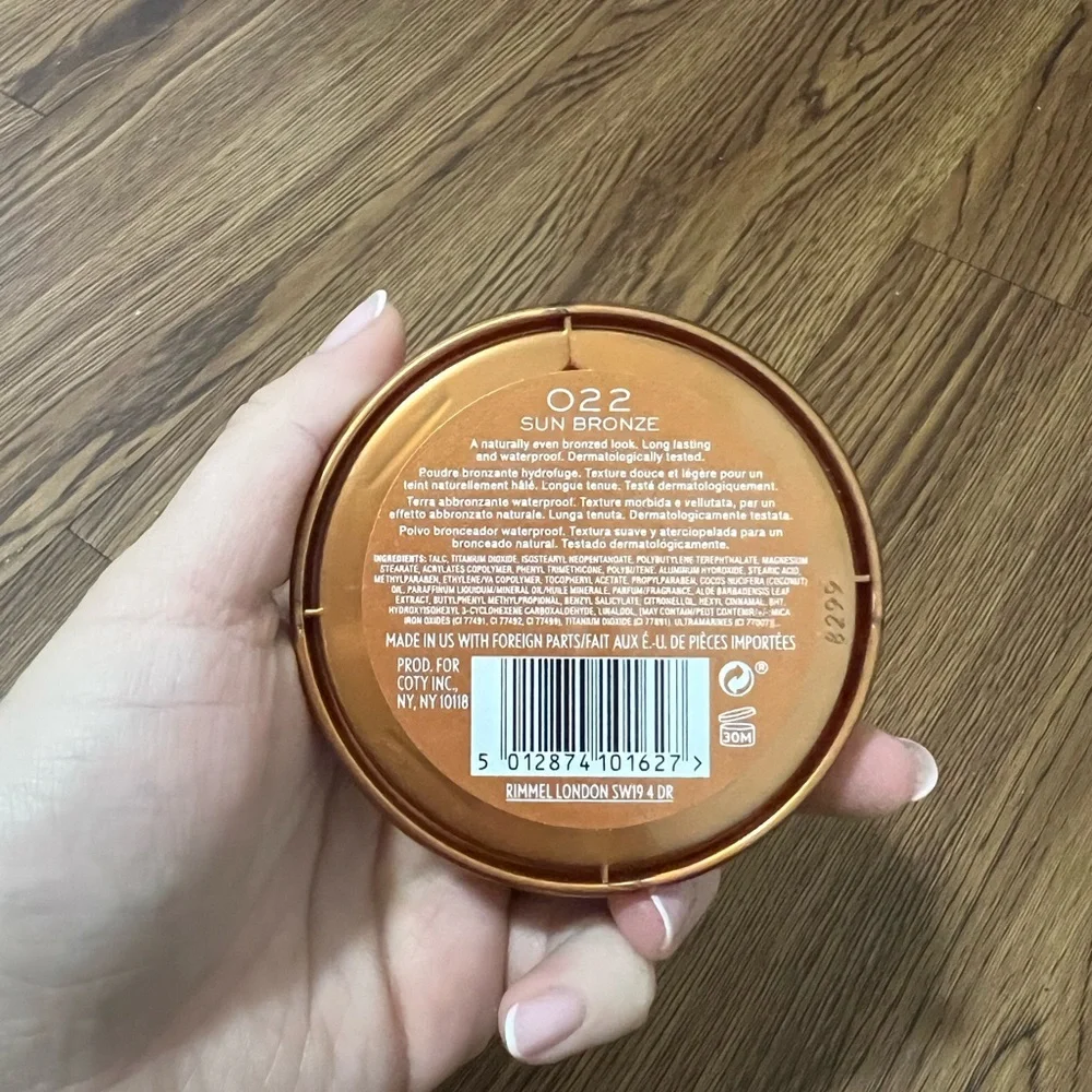Rimmel London Natural Bronzer Waterproof Bronzing Powder Sun Bronze